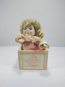 Caja de música vintage rara 1985 Possible Dreams Angel se mueve y reproduce blanca Navidad - Imagen 1 de 8