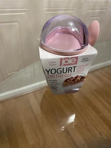 Joie Yogurt Parfait - Cereal - Oatmeal On The Go Reuseable and Portable Cup - Picture 1 of 6