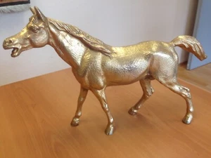 ststua di cavallo in bronzo dorato- lungh. 40 Cm - Altezza 27 Cm - Foto 1 di 2