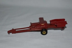 Ertl 1:64 New Holland Hayline Small Square Hay Baler - Picture 1 of 4