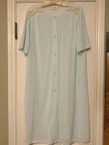 Vintage Pretty Aqua Blue Shadowline Button Front Robe w/Pocket. Size Medium - Picture 1 of 5