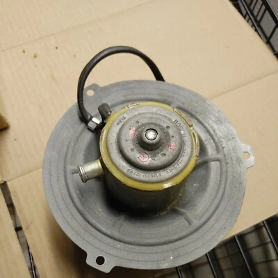Motor soplador Mercedes Benz para chasis 116 para coches 280se, 300sd 450sel y 6,9 Foto 1 de 2