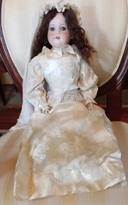 Antike Armand Marseille 22 Zoll Biskuitkopf Puppe, Lederkörper, als Braut verkleidet - Bild 1 von 15