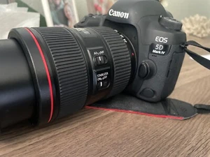 Canon EOS 5D Mark IV DSLR Camera with 24-105mm f/4L II Lens - Picture 1 of 4