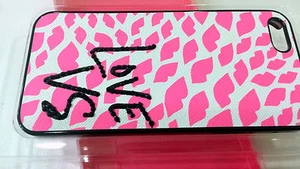 Victoria's Secret IPHONE 4 4S I Phone hard-shell case Pink LIPS Authentic NEW - Picture 1 of 10