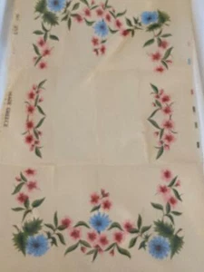 Printed Tapestry Canvas - Flowers - Table Centrepiece and 2 Placemats - Picture 1 of 3
