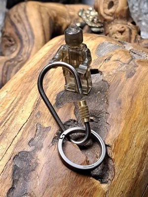 Chaveiro mosquetão de titânio série minimalista com chaveiro de titânio rápido - Imagem 1 de 4