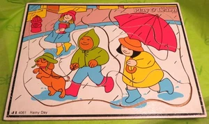 Puzzle vassoio legno legno Judy Instructo vintage giorno di pioggia 1985 gioca e impara in ottime condizioni - Foto 1 di 6