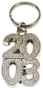 Silber Schlüsselanhänger 2003 Metall Anhänger mit Schlüsselring Vintage Stil Sammlerstück - Bild 1 von 3