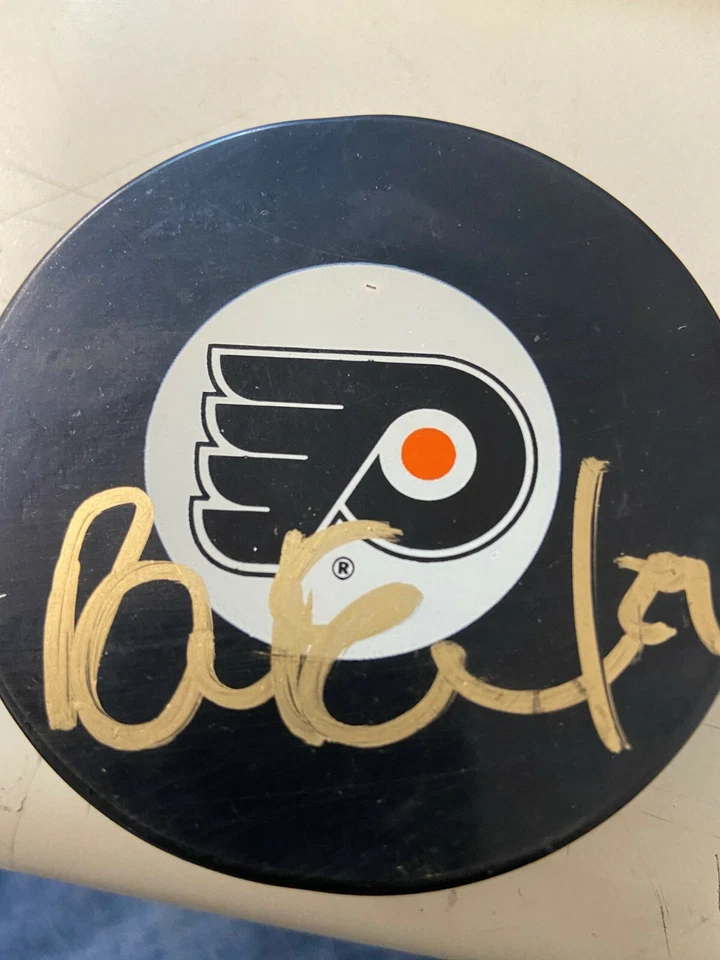 Ray Emery Philadelphia Flyers  signed logo Puck AWESOME PIECE LOOK  - Image 1 of 1
