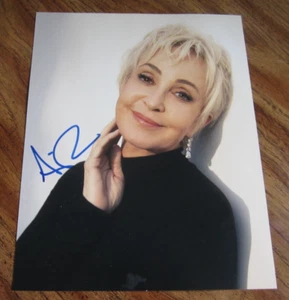 Annie Potts Actress Autographed 8X10 Photograph "Ghostbusters" Janine Melnitz - Picture 1 of 2