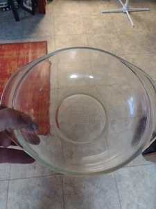 Made in USA Pyrex Glass 024 Clear Handled 2 L Mixing Serving Bowl - Picture 1 of 3