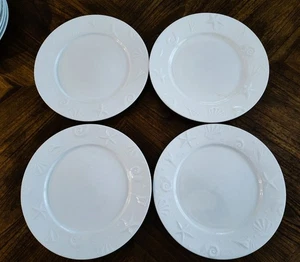 Set of 4 Thomson Pottery "SEASHELLS" Cream Embossed Rim 10 5/8" Dinner Plates - Picture 1 of 9