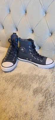 Top alto Converse Chuck Taylor Big Kid talla 2,5 Foto 1 de 4