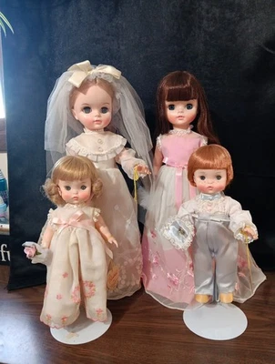 Juego De 4 Muñecas Effanbee Vintage Miss Chips & Pun'kin Fiesta Nupcial Conjunto 1973 Foto 1 de 4