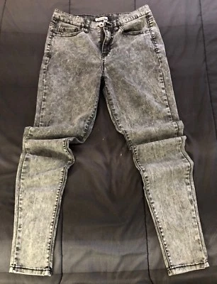 Pantalones de mezclilla MUDD para junior talla 7 negros look lavado desgastados Foto 1 de 3