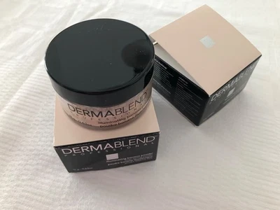 Lote de 2 Polvos de plátano iluminadores profesionales Dermablend en polvo suelto Foto 1 de 4