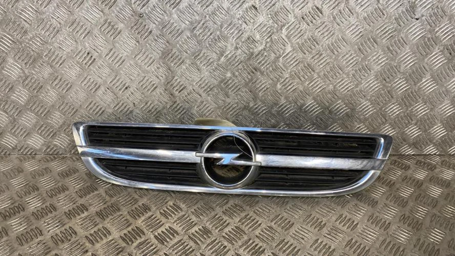 Calandre OPEL ZAFIRA A PHASE 2 93174311 - Photo 1/1
