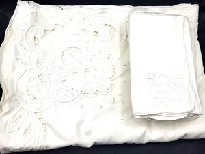Elegant Cream Cotton Embroidered Tablecloth with 12 Matching Napkins NEVER USED - Picture 1 of 8