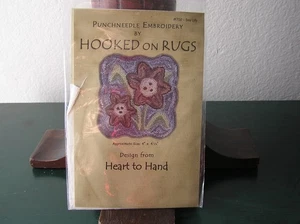 Hooked On Rugs "Day Lily" Punch Needle Chart & PRINTED FABRIC INCLUDED - NEW! - Picture 1 of 3