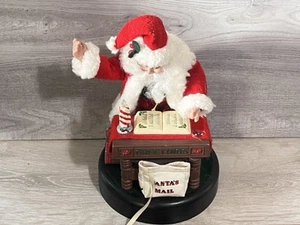 Escena de Papá Noel de Papá Noel de colección creaciones navideñas con lista traviesa y bolsa de correo funcionando (K) - Imagen 1 de 6