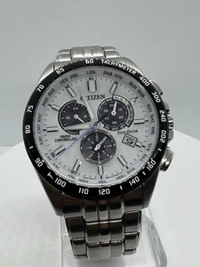 Citizen Eco-Drive Funkuhr Herren weißes Zifferblatt CB5874-90A extra Armband - Bild 1 von 14