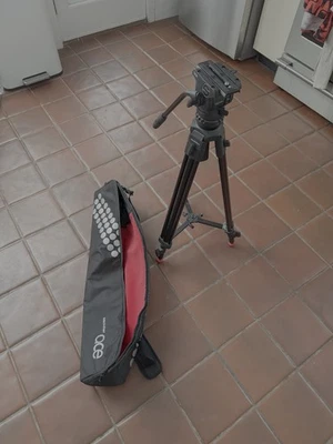 Sistema Sachtler Ace M edición negra con trípode y esparcidor de nivel medio (tazón de 75 mm) Foto 1 de 4