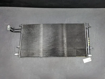 Condensador de aire acondicionado 2019 GMC Yukon XL 84621021 20016 2017 2018 Foto 1 de 4