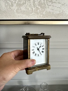 Reloj de latón carro francés vintage o antiguo para su chimenea repisa o escritorio - Imagen 1 de 4