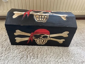 piratenkiste(Schatztruhe) schwarz mit totenkopf guter Zustand  - Bild 1 von 5