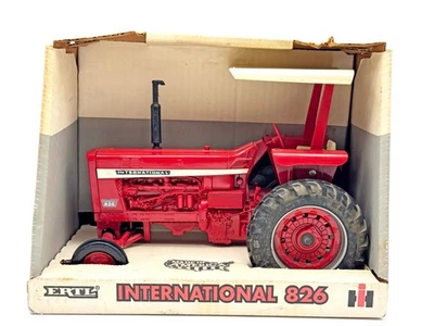 1/16 International Harvester Farmall 826 With Canopy - Image 1 of 3