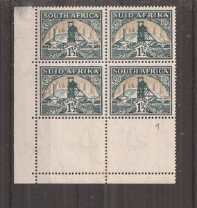 SOUTH AFRICA 1933-48 11/2d block of 4 mh