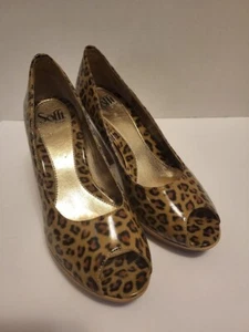 Sofft Leopard Print Leather peep toe pump heels size 9W - Picture 1 of 5