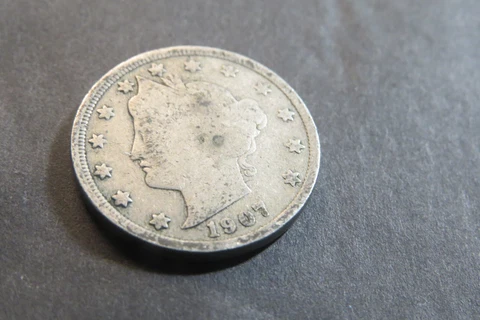 1907 Liberty V Nickel -Free Shipping - Actual Coin pictured - R1 Cover