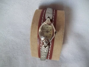 VINTAGE DAMENUHR BULOVA 17 JEWEL 10KT WALZGOLD PLATTE & BAND - Bild 1 von 10
