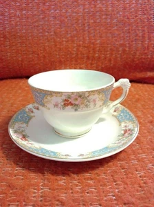 Crown Potteries Co 4 Sets Tassen und Untertassen Union Made USA Floral Goldrand Vintage - Bild 1 von 3