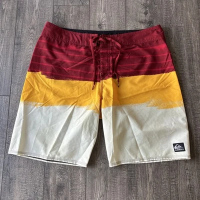 Quiksilver Board Shorts Granate y Amarillo Hombre Talla 38 Foto 1 de 4