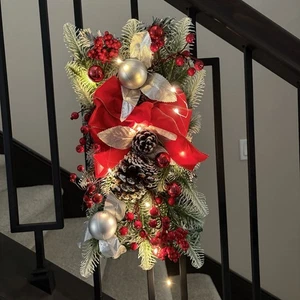 Lighted Christmas Swag Stairway Teardrop Wreath Battery Operated Cordless New - Picture 1 of 3