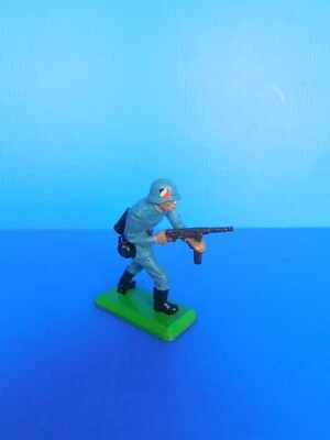 BRITAINS LTD : 2 EM E GUERRE MONDIALE / ARMEE ALLEMANDE : SOLDAT  AU COMBAT - Photo 1/3