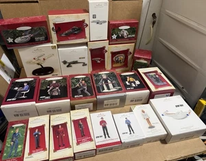 Large LOT 23 STAR TREK KEEPSAKE Hallmark Ornaments USS Enterprise Voyager Magic - Picture 1 of 8