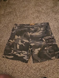 Lee Dungarees Army Camouflage Cargo Shorts Mens Size 48 Multipocketed Big & Tall - Picture 1 of 7