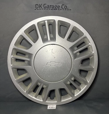 Chevrolet Malibu 2000-2005 15 pulgadas tapacubos OEM cubierta de rueda #3233, 9593496 Foto 1 de 4