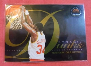 Hakeem Olajuwon Dynamic Dunks #D8 (1993-94 Skybox Premium) - Picture 1 of 2