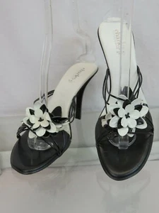 NEW CHARLES DAVID PATENT LEATHER FLOWER BLACK WHITE PUMPS MULES SANDALS 40 ITALY - Picture 1 of 12