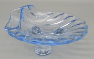 SM. Single Cambridge Glass Salt dip Moonlight Blue Shell Footed Dish Vintage - Picture 1 of 15