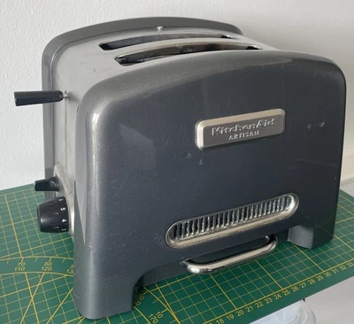 Toaster "Artisan" von KitchenAid im Retro-Design - Bild 1 von 4