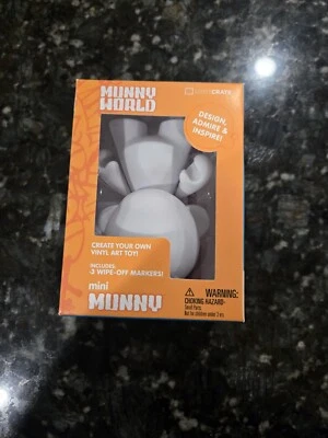 Kidrobot 4” Munny World Hágalo Usted Mismo Mini Figura Pop NUEVA Caja de Botín Caja Abierta en Blanco Foto 1 de 4