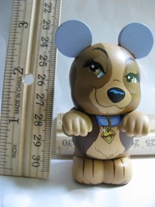 170273 Juguete Disney VINILOMATION Serie Bigotes y Cuentos DAMA 3" Figura - Imagen 1 de 3