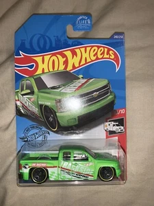 HOT WHEELS 2020 P CASE REGULAR TREASURE HUNT CHEVY SILVERADO - Picture 1 of 3