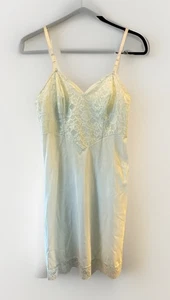 Vintage Vanity Fair Mint Green Mini Full Slip Sz 34S Nylon & Lace Lingerie - Picture 1 of 10